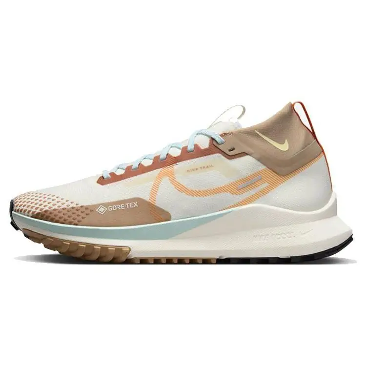 React Pegasus Trail 4 GORE-TEX Have a Nike Day Scarpe da Ginnastica da Uomo Multicolor Avorio Pallido Vela FN8886-181 46