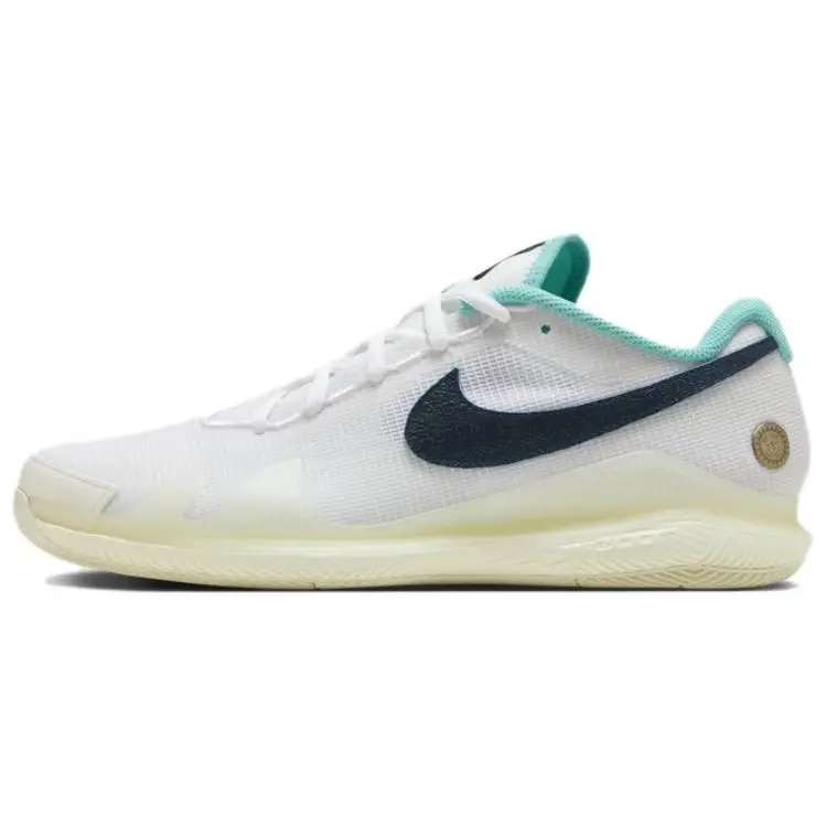 Scarpe da Ginnastica da Uomo NikeCourt Air Zoom Vapor Pro HC Be The 1 Bianco Verde Acqua Lavato Latte di Cocco HM3705-141 45