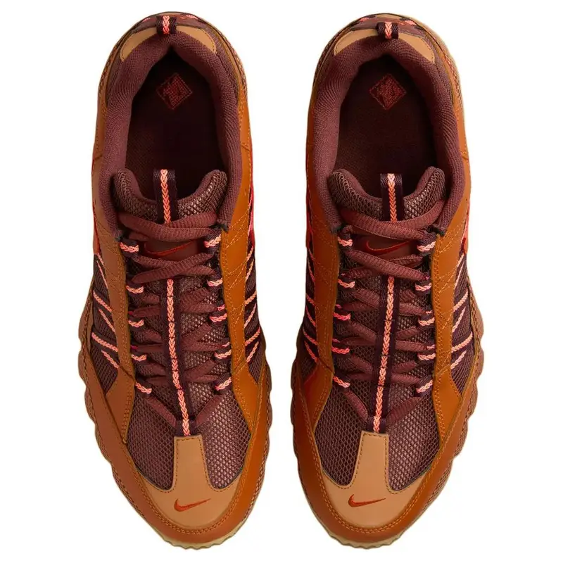 Scarpe da Trail Running Unisex Nike Air Humara Argilla Cosmica Antiscivolo Resistenti a Basso Profilo Sneaker Marrone Rosso FJ7109-200 43 miniatura 5