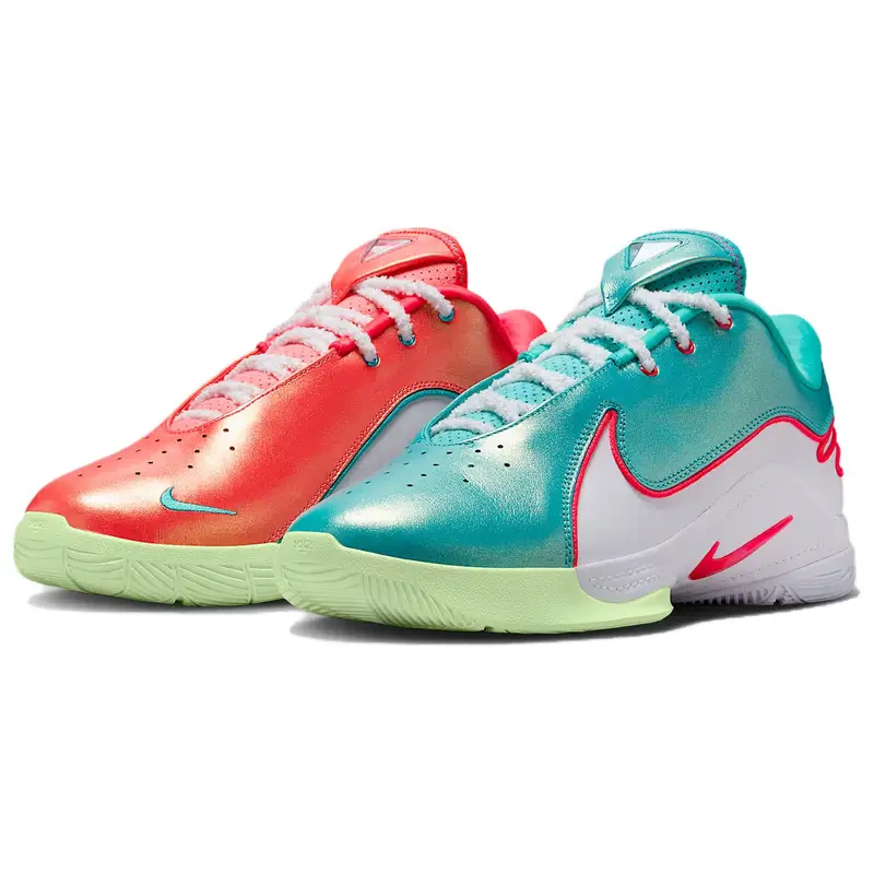 Sneaker Nike LeBron 22 Natale HV5147-600 45