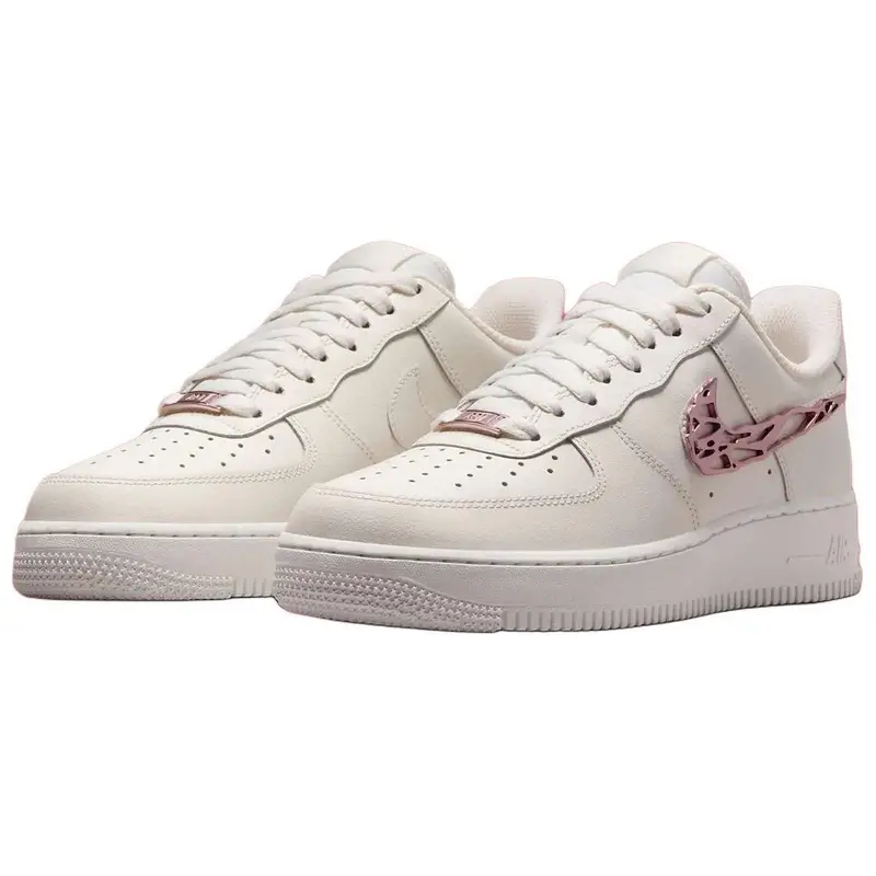 Sneakers da donna Nike Air Force 1 Low Swoosh Metallo Liquido Oro Rosa Metallizzato IF1686-161 38 miniatura 3