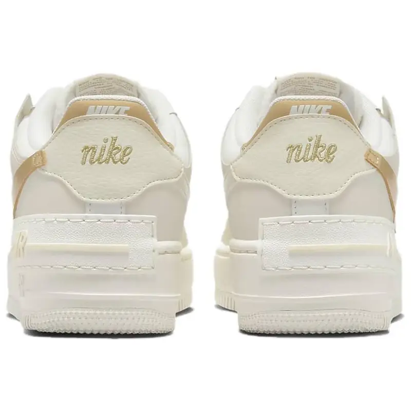 Sneakers da donna Nike Air Force 1 Shadow Vela Latte di cocco Oro metallizzato DZ1847-108 36 miniatura 3