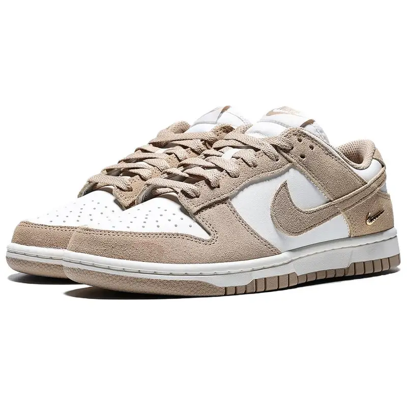 Sneakers da Donna Nike Dunk Low Sail White Oro Metallizzato Tan Lino IO4244101 42 miniatura 3