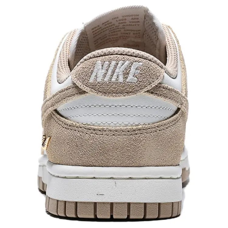 Sneakers da Donna Nike Dunk Low Sail White Oro Metallizzato Tan Lino IO4244101 42 miniatura 5