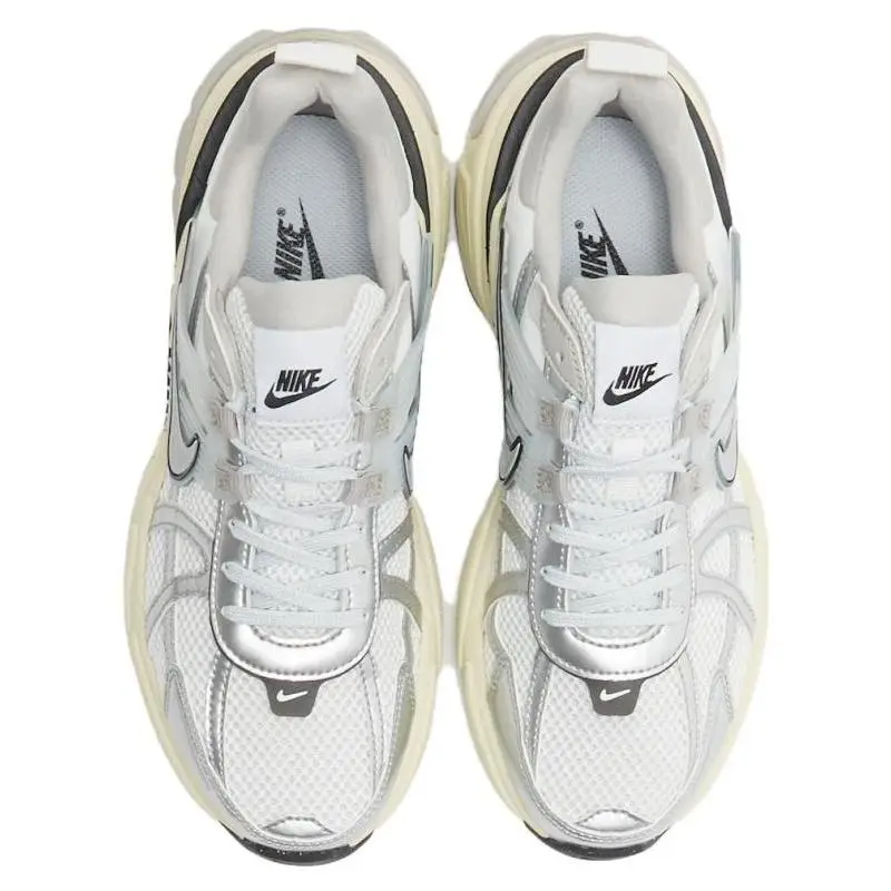 Sneakers da donna Nike V2K Run Bianco Summit Argento Metallizzato FD0736-100 45 miniatura 3