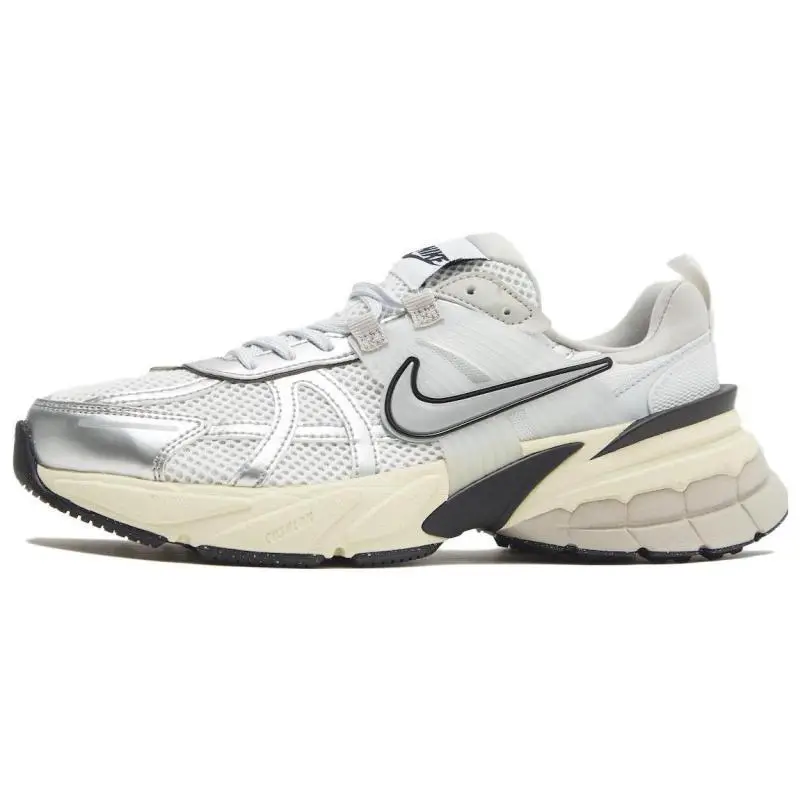 Sneakers da donna Nike V2K Run Bianco Summit Argento Metallizzato FD0736-100 45