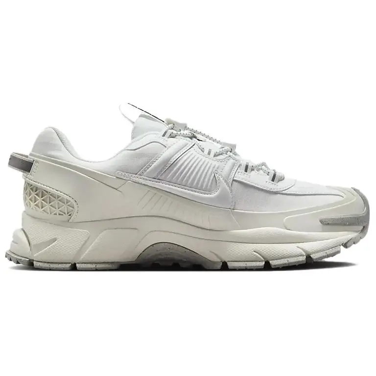 Sneakers da Donna Nike Zoom Vomero Roam Bianco Summit Osso Chiaro Minerale di Ferro Chiaro HV6410-100 36 5 miniatura 5