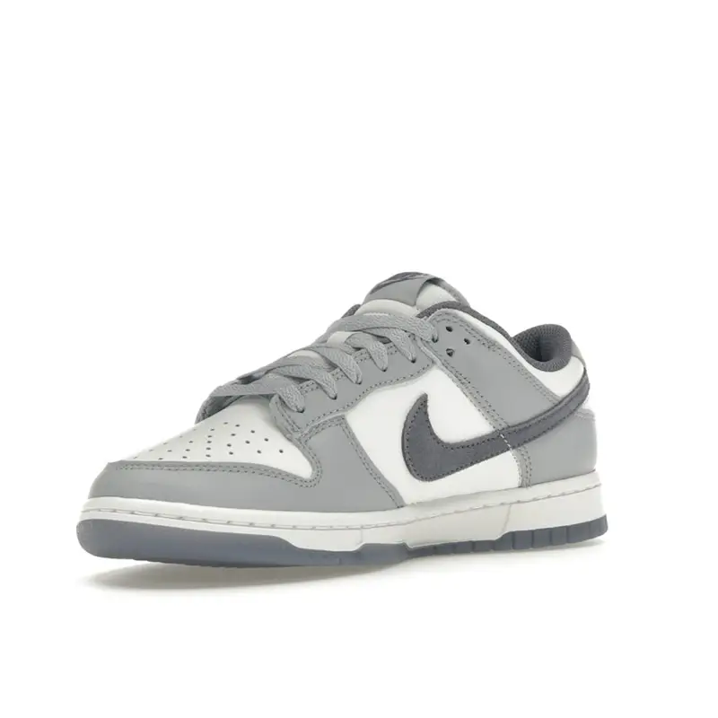 Sneakers da uomo Nike Dunk Low SE Light Carbon Grigio Bianco Tinta Platino FJ4188-100 45 miniatura 2