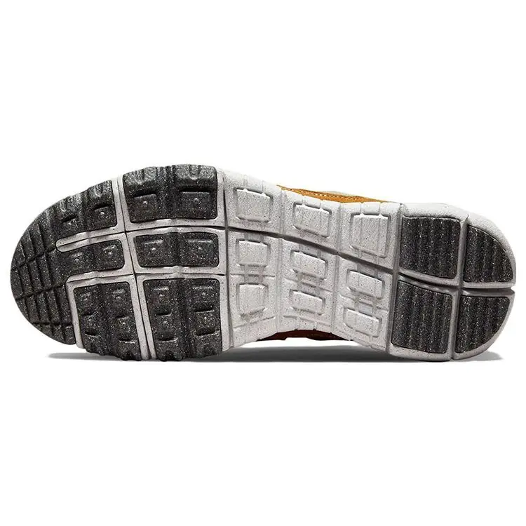 Sneakers da uomo Nike Free Terra Vista Next Nature Ocra Deserto Marrone Cacao-Wow Ametista-Onda DM0861-700 41 miniatura 4