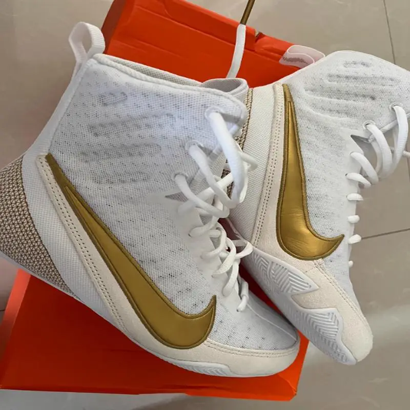 Sneakers da uomo Nike Machomai 3 Bianco Oro Metallizzato HF7333-100 46 miniatura 2