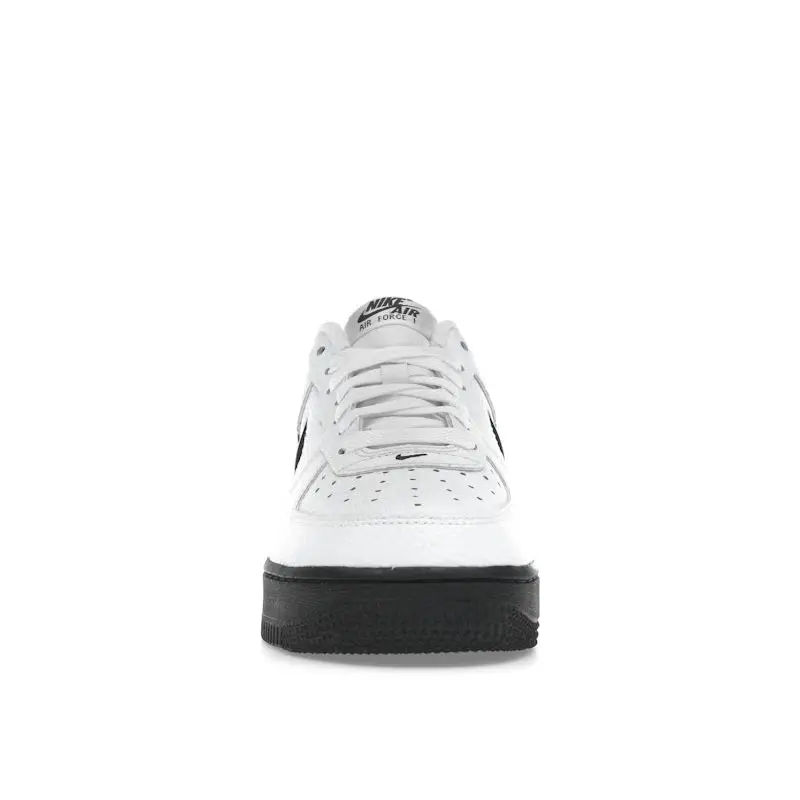 Sneakers Unisex Nike Air Force 1 07 Bianco Nero Gioiello HQ3826-100 43 miniatura 4