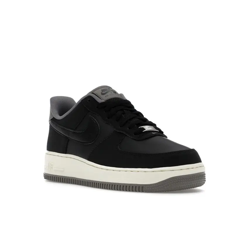 Sneakers Unisex Nike Air Force 1 07 LV8 Nero Flat Pewter Latte di Cocco FZ5225-001 40 5 miniatura 2