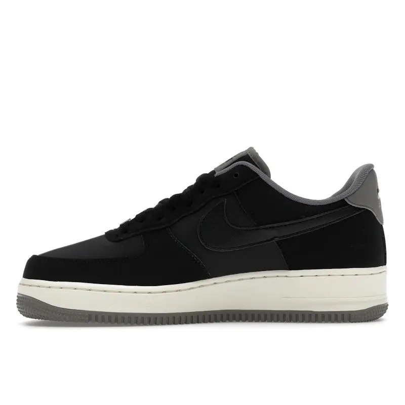 Sneakers Unisex Nike Air Force 1 07 LV8 Nero Flat Pewter Latte di Cocco FZ5225-001 40 miniatura 5