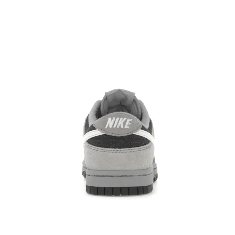 Sneakers Unisex Nike Dunk Low Grigio Fumo Chiaro Antracite Bianco Summit Argento Riflettente HV2532-001 43 miniatura 2