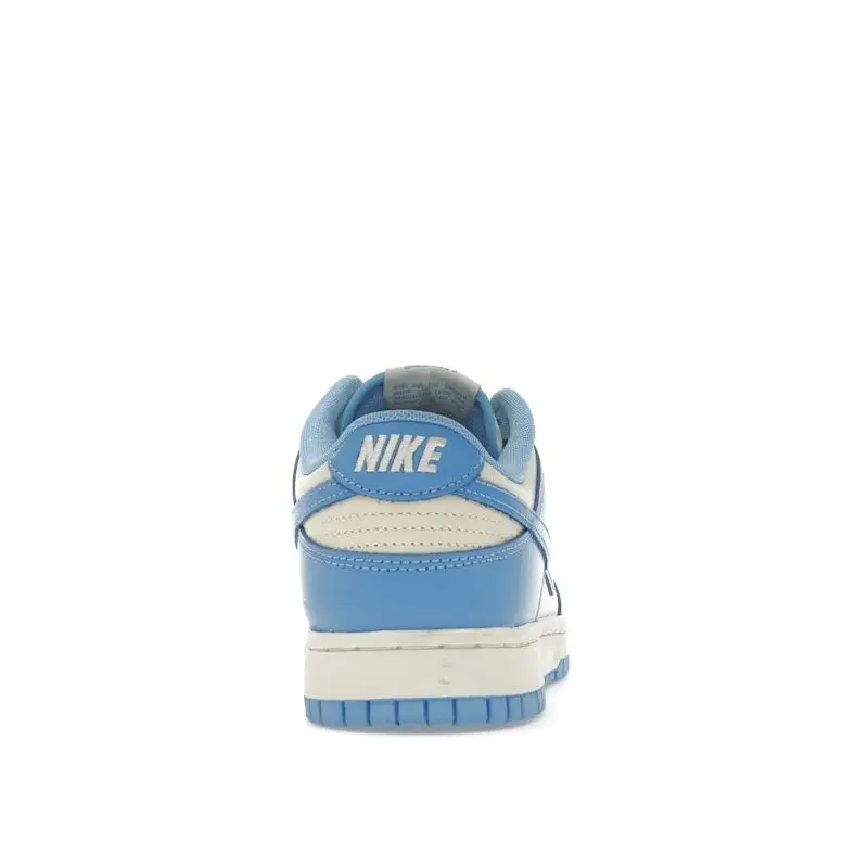 Sneakers Unisex Nike Dunk Low University Blue Latte di Cocco Rosso Palestra Vela Bianco DV0833-113 43 miniatura 2
