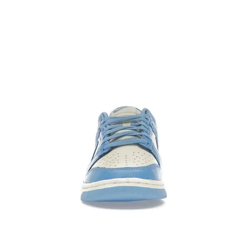 Sneakers Unisex Nike Dunk Low University Blue Latte di Cocco Rosso Palestra Vela Bianco DV0833-113 47 miniatura 3