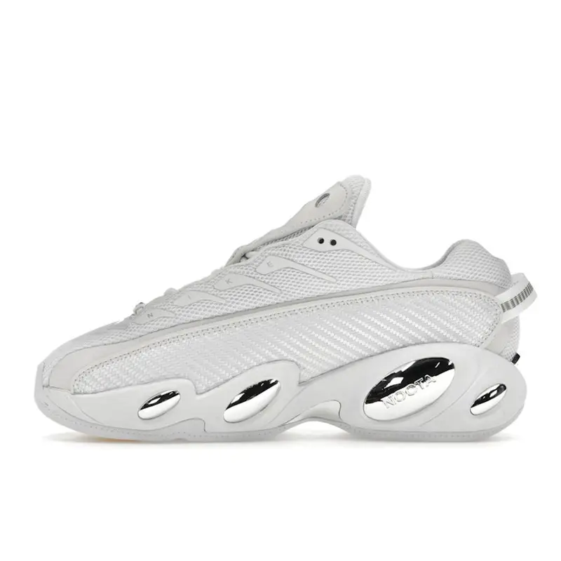 Sneakers Unisex Nike NOCTA x Glide Triple White Cromo Oro Università DM0879-100 42 miniatura 3