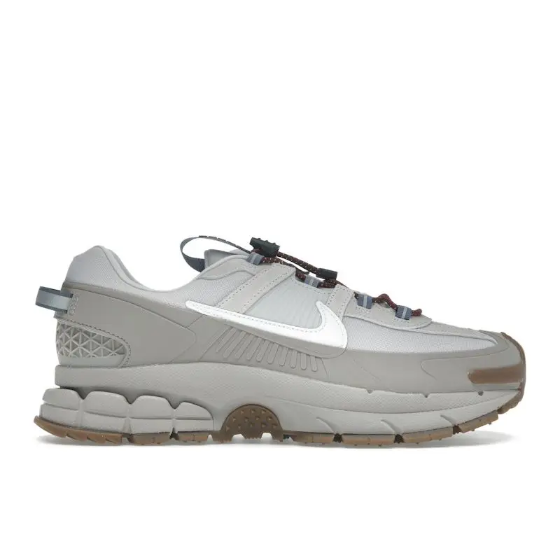 Nike Sneakers Unisex Zoom Vomero Roam Grigio e Bianco
