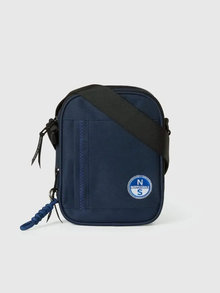 borsa crossbody in cordura blu impermeabile con pacth logo