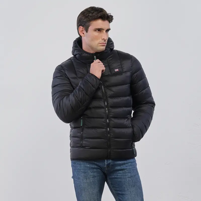 Piumino nero da uomo con cappuccio e zip