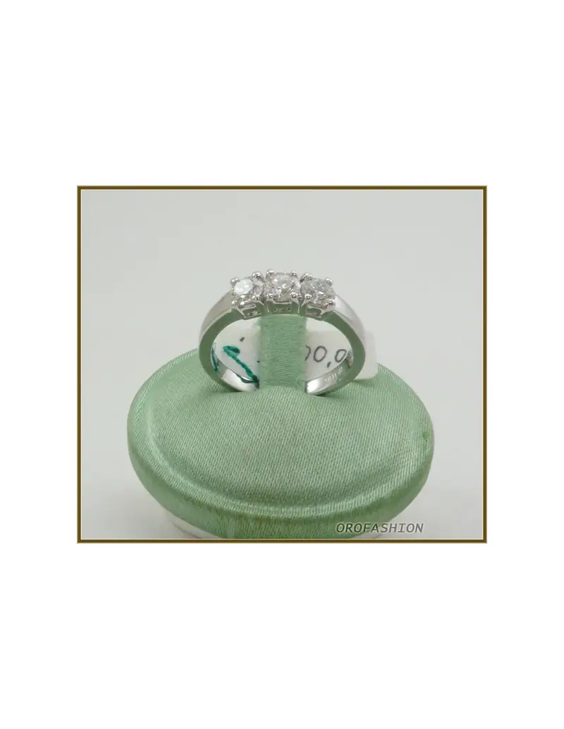 Anello in oro 18kt trilogy di diamanti ct. 0.75 - 29111514
