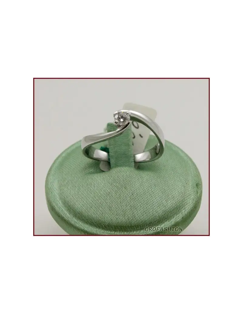 Anello in oro bianco 18kt diamante solitario ct. 0.16 - 2511133