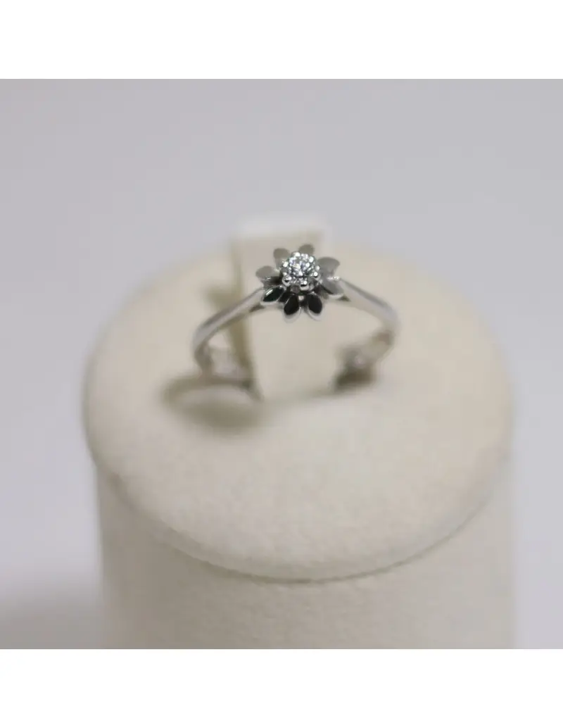 Anello in oro bianco 18Kt solitario con diamanti naturali 103227