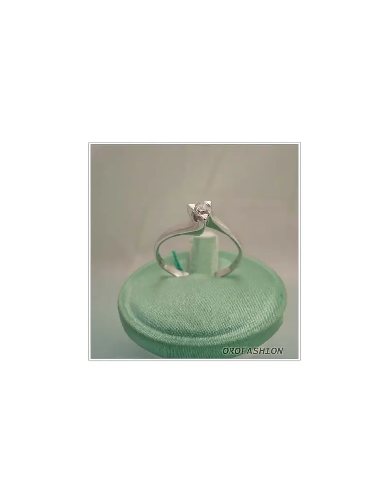 Anello in oro bianco diamante solitario 1031231