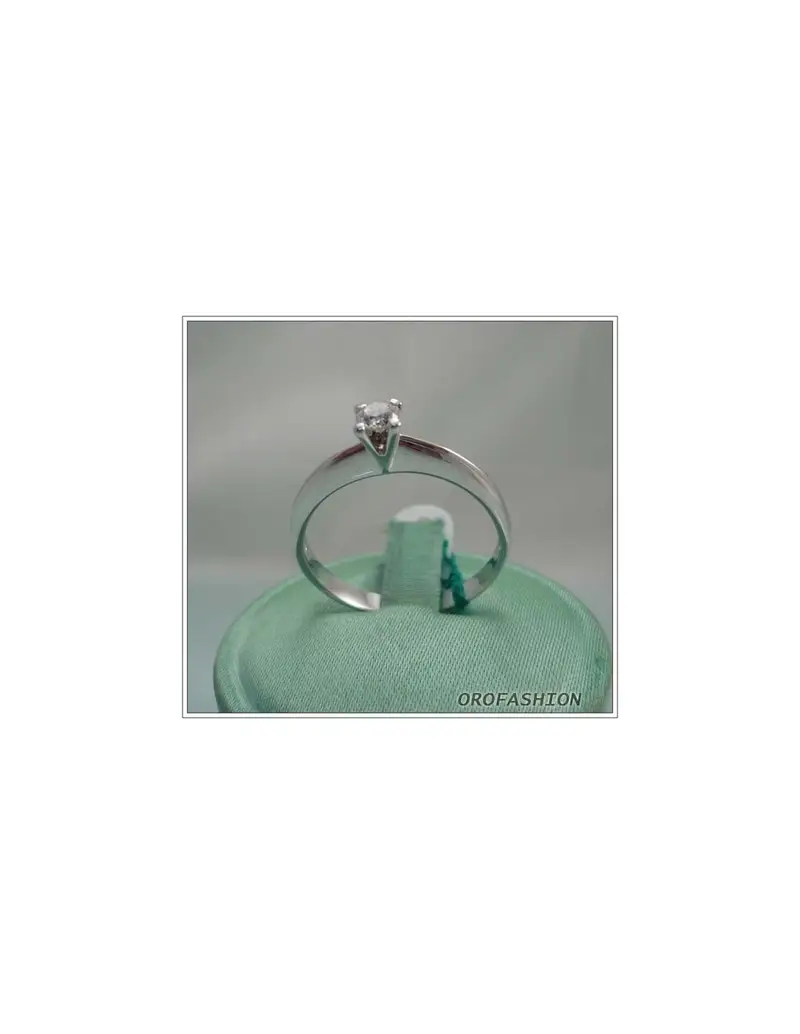 Anello in oro bianco diamante solitario B10232