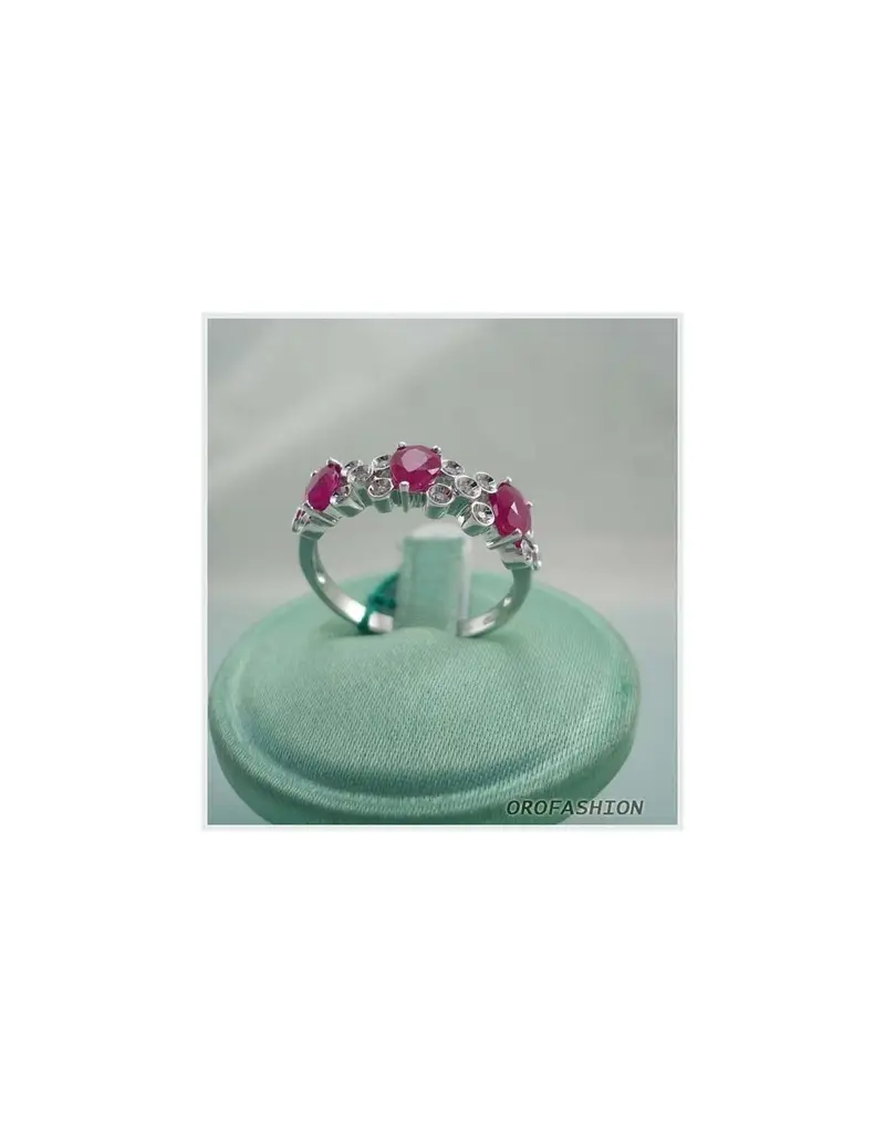 Anello in oro bianco diamanti e rubini