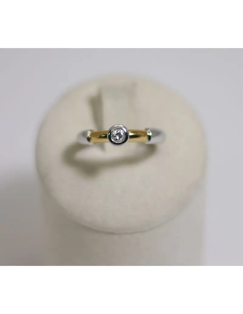 Anello in oro bianco e giallo 18Kt solitario con diamanti naturali 103226