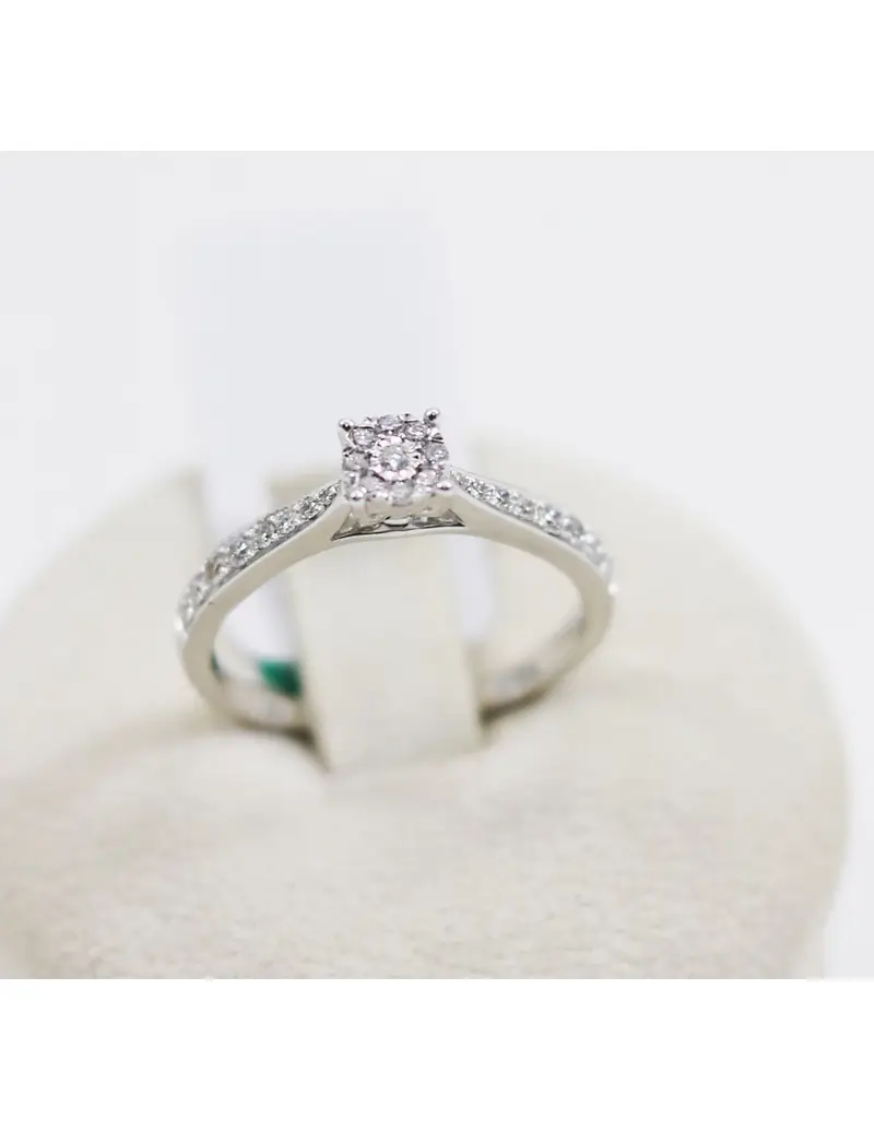 Anello oro bianco 18kt con diamanti effetto solitario F410182