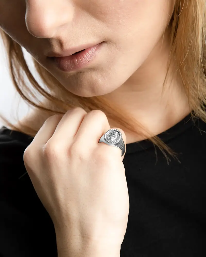 Anello Chevalier Ovale Cuore Ex-voto Brunito Lucido miniatura 2