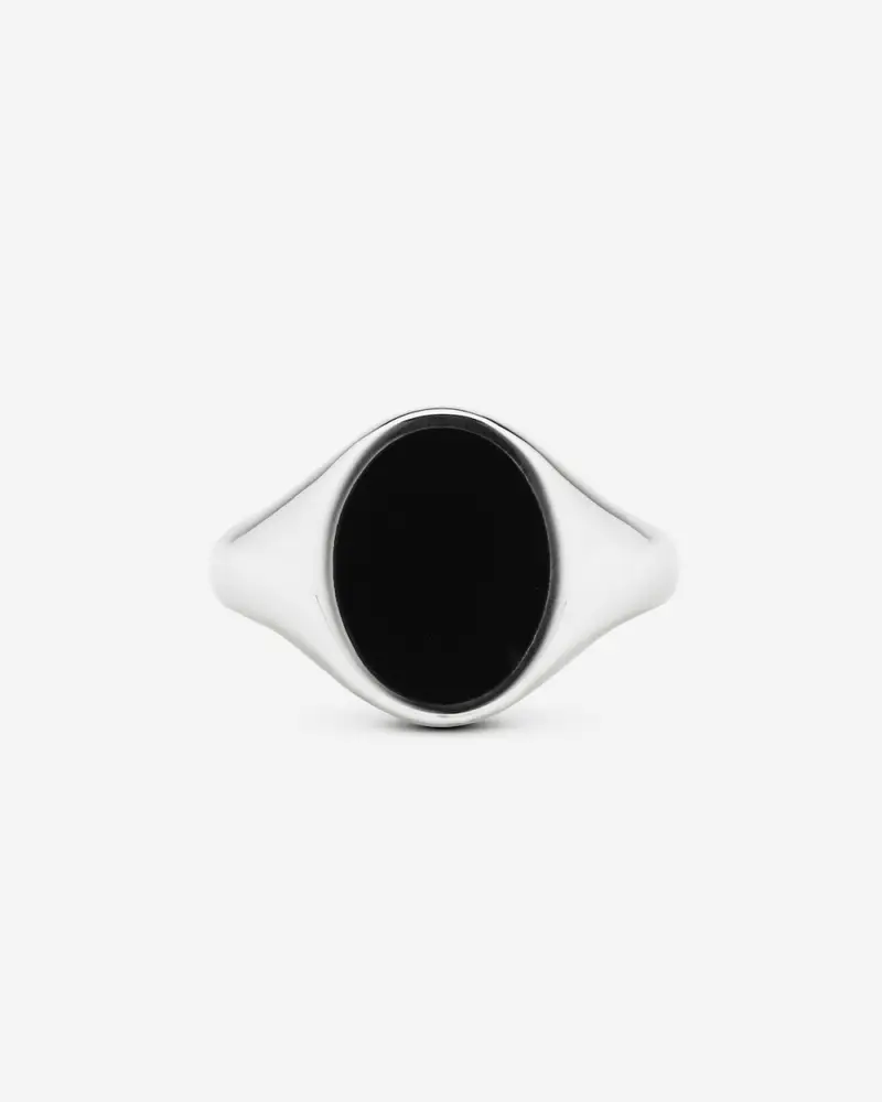 Anello Chevalier Ovale In Argento Con Smalto Nero Lucido