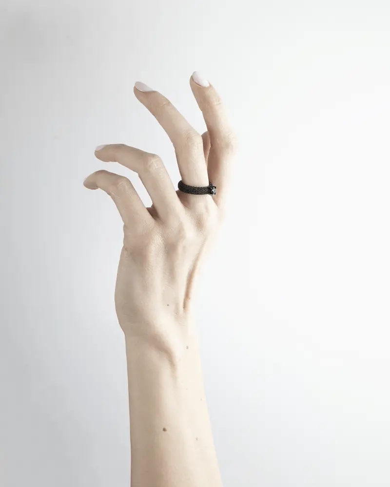 Anello Fede Solitario Puntinato Total Black Diamond Like Carbon miniatura 2