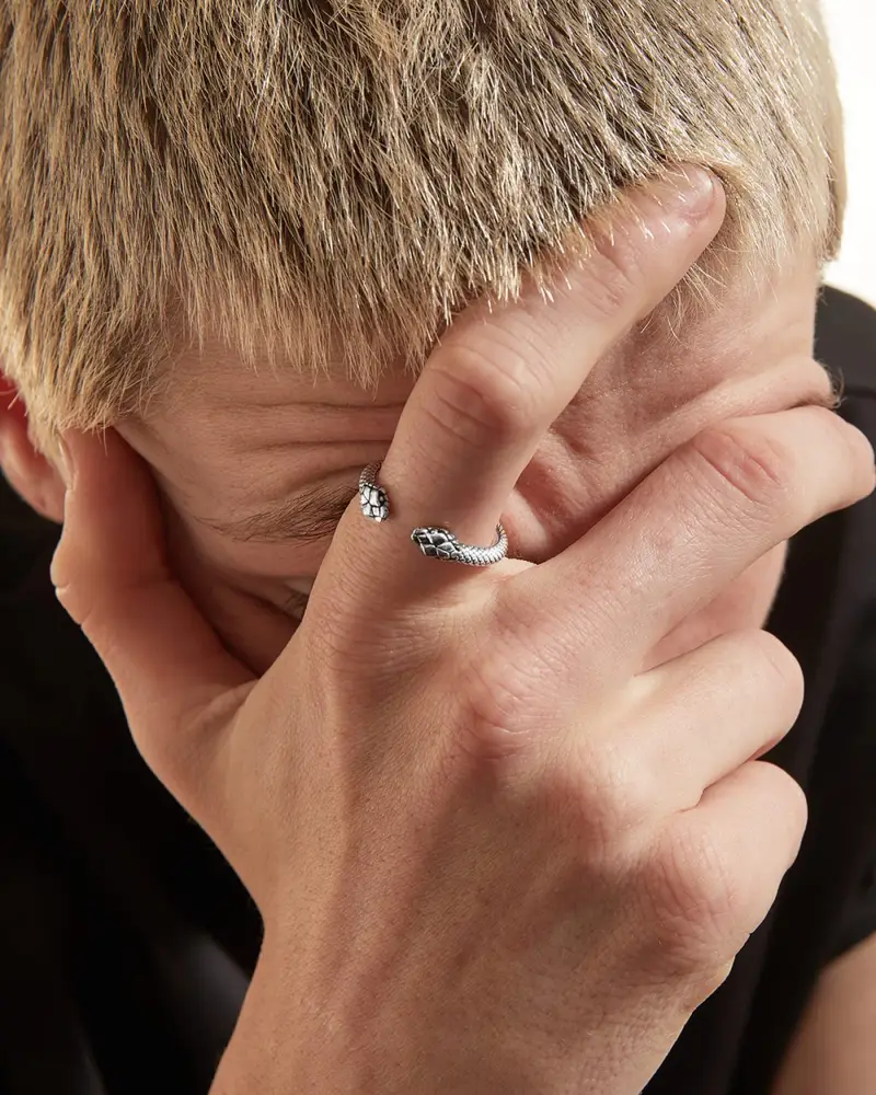 Anello Fedina Aperta Serpente In Argento Brunito Lucido miniatura 2