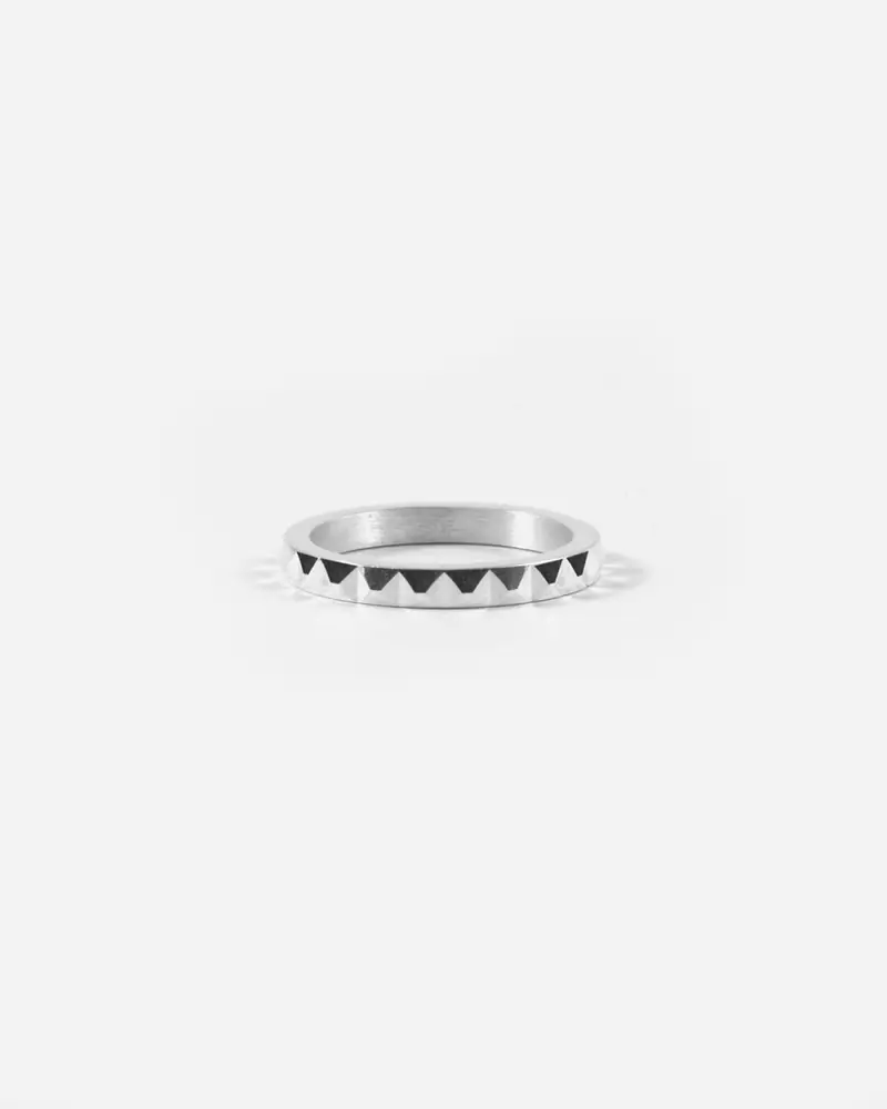 Anello Fedina Borchie In Argento Lucido