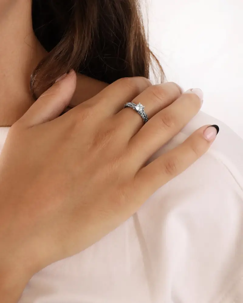 Anello Fedina Solitario Foglie In Argento Con Brillante Bianco Brunito Lucido miniatura 2