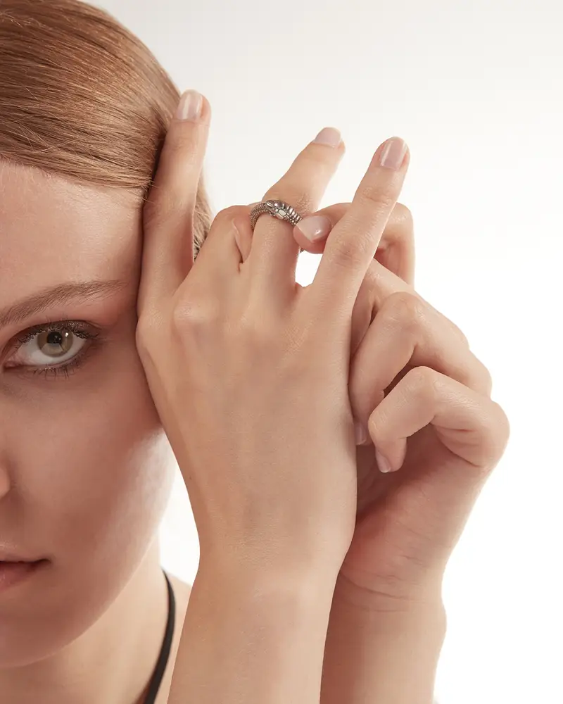 Anello Serpente Uroboro Argento Brunito Lucido miniatura 2