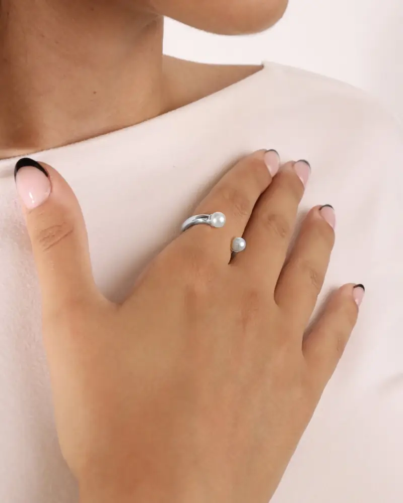Anello Piercing Twin Pearls In Argento Con Perle Brunito Lucido miniatura 2
