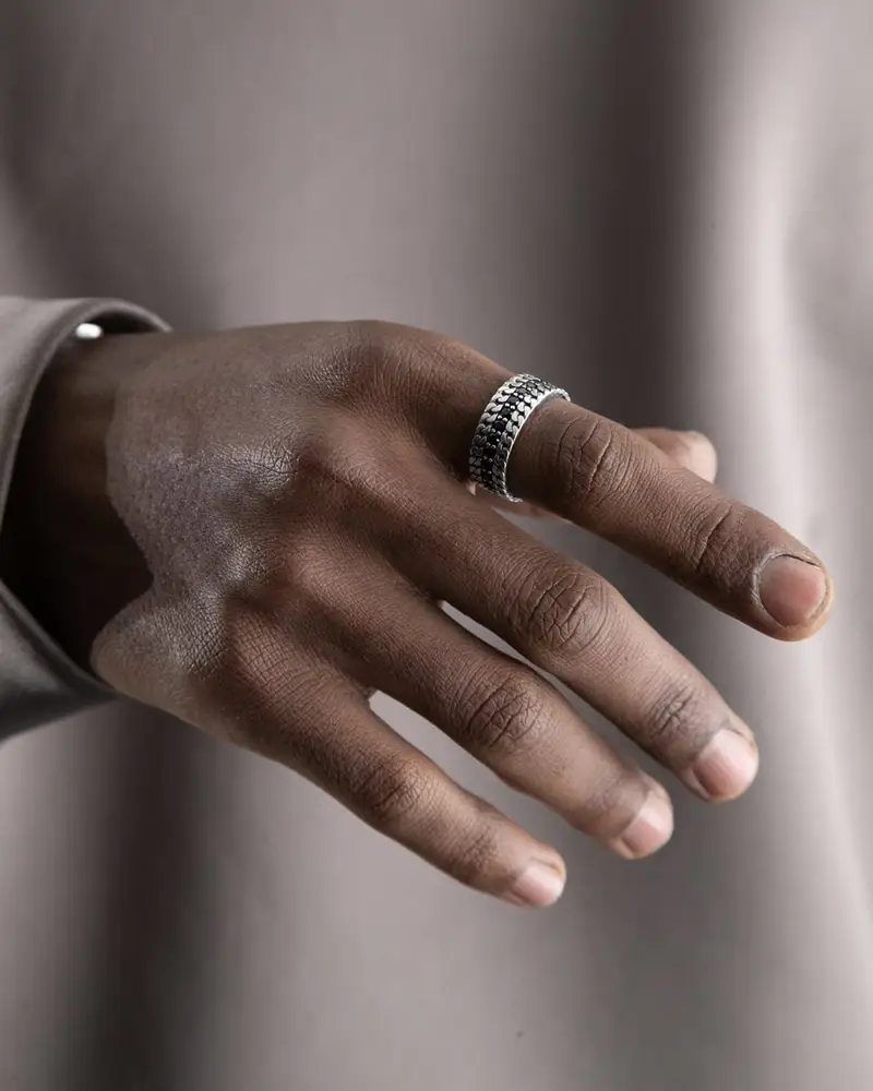 Anello Fascia In Argento Doppia Grumetta Parallel Con Brillanti Neri Brunito Lucido miniatura 2