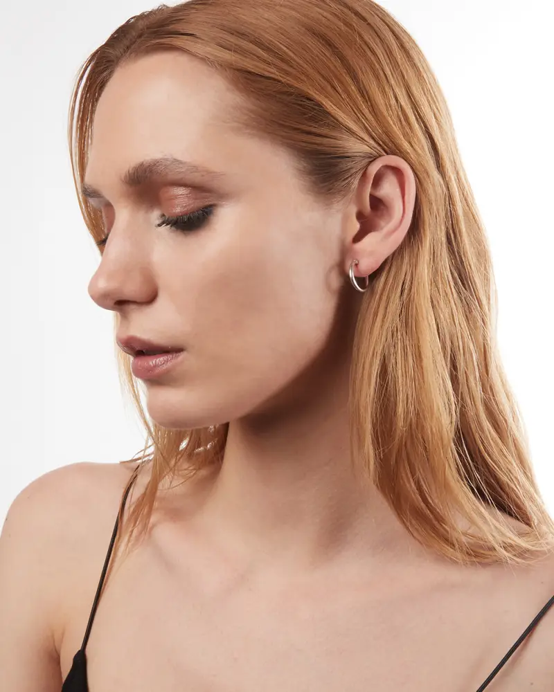 Orecchino Alfa Piccolo In Argento Lucido miniatura 2