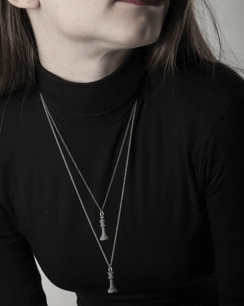 Ciondolo Scacco Re Puntinato Placcato Oro Lucido miniatura 2