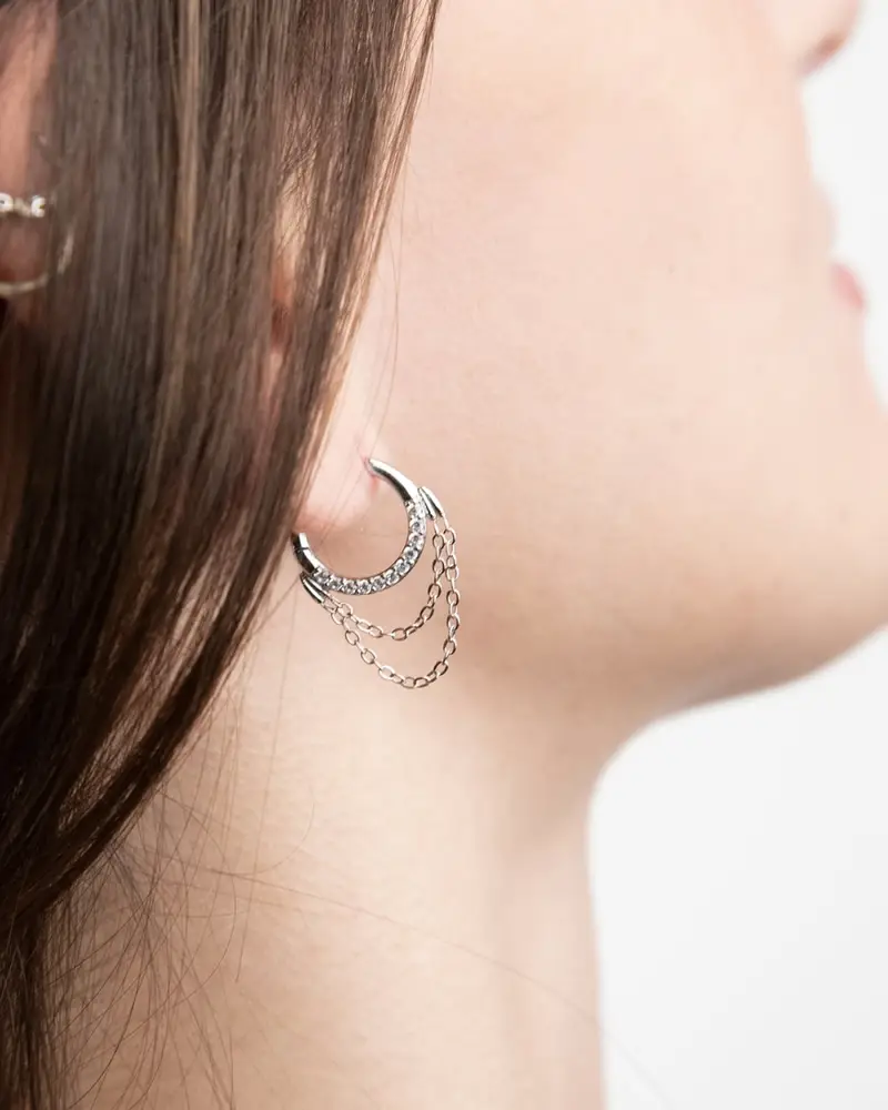 Orecchino A Cerchio Shiny Waves Con Catene Pendenti E Brillanti Lucido miniatura 2