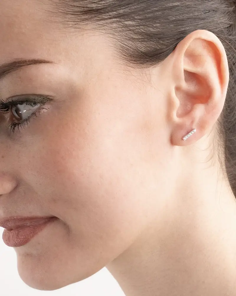 Orecchino A Lobo Piercing Barretta Con Brillanti In Argento Lucido miniatura 2