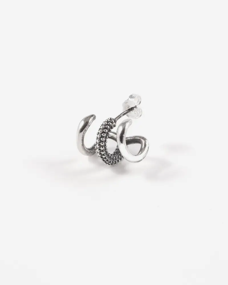 Orecchino Triplo Puntinato In Argento Brunito Lucido