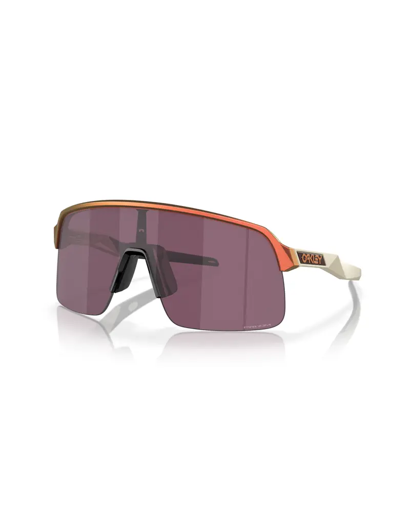 Occhiali da sole OAKLEY Sutro Lite 9463-58 Matte Red Gold Colorshift Prizm Road Black 39