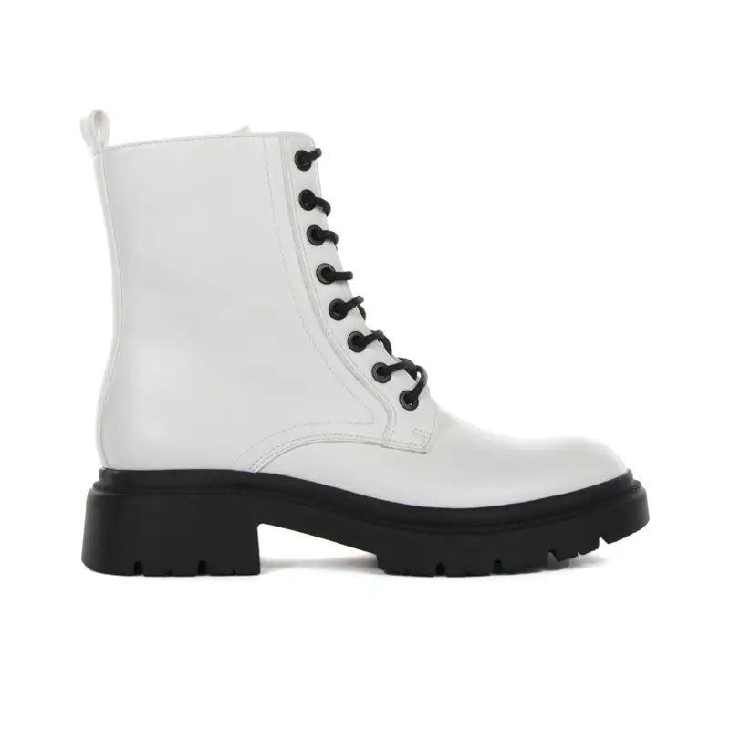 Anfibi bianchi con lacci a contrasto