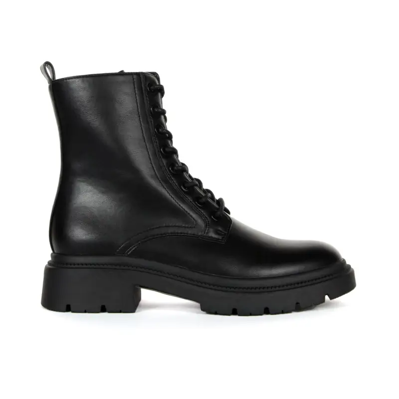 Anfibi da donna neri con lacci