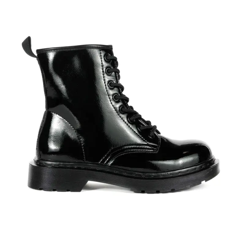 Anfibi lucidi neri con lacci e cuciture